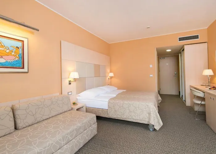 Mirta - San Simon 4*